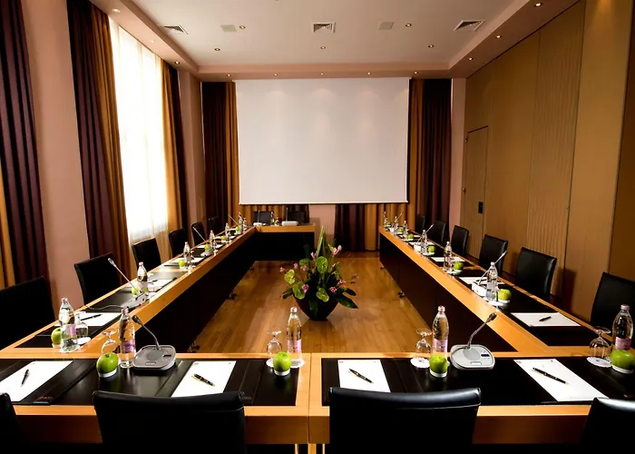 Western Premier Slon 4*