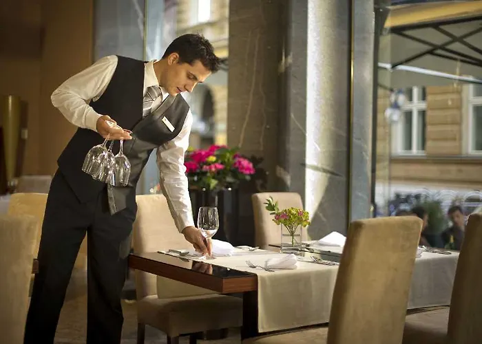 Western Premier Slon 4*