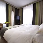 Western Premier Slon Отель