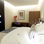 Отель Western Premier Slon 4*