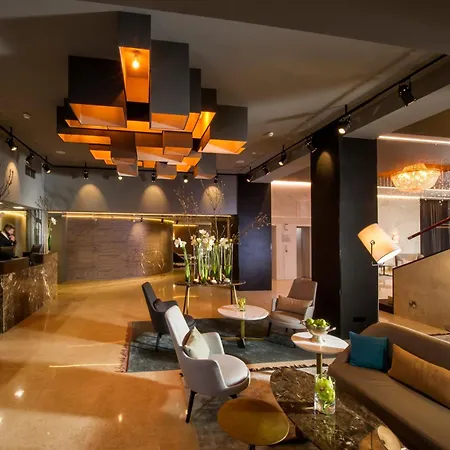 Western Premier Slon