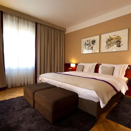 Отель Western Premier Slon 4*