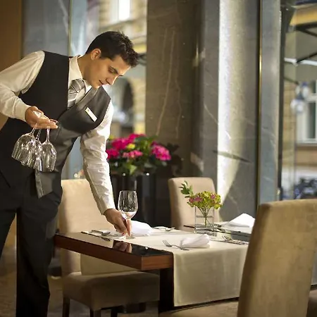 Western Premier Slon 4*